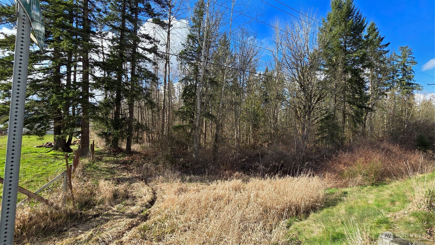 32504 Mountain Highway E