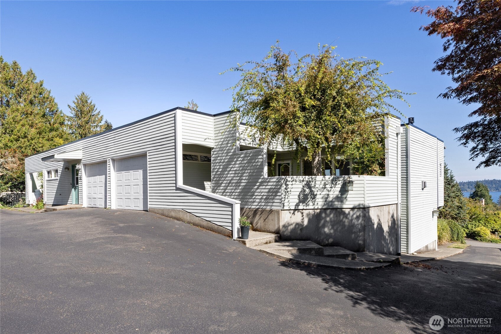 8152 SE Haida Dr