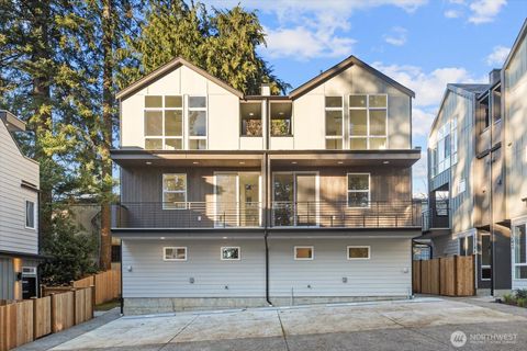 Photo of 10748 Interlake Avenue N, Seattle, WA 98133 (MLS # 2495700)