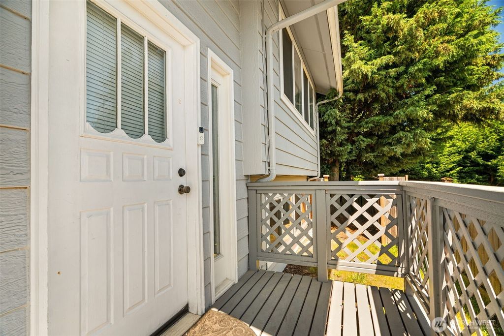 Photo of 12026 NE 99th Lane, Kirkland, WA 98033 (MLS # 2518910)