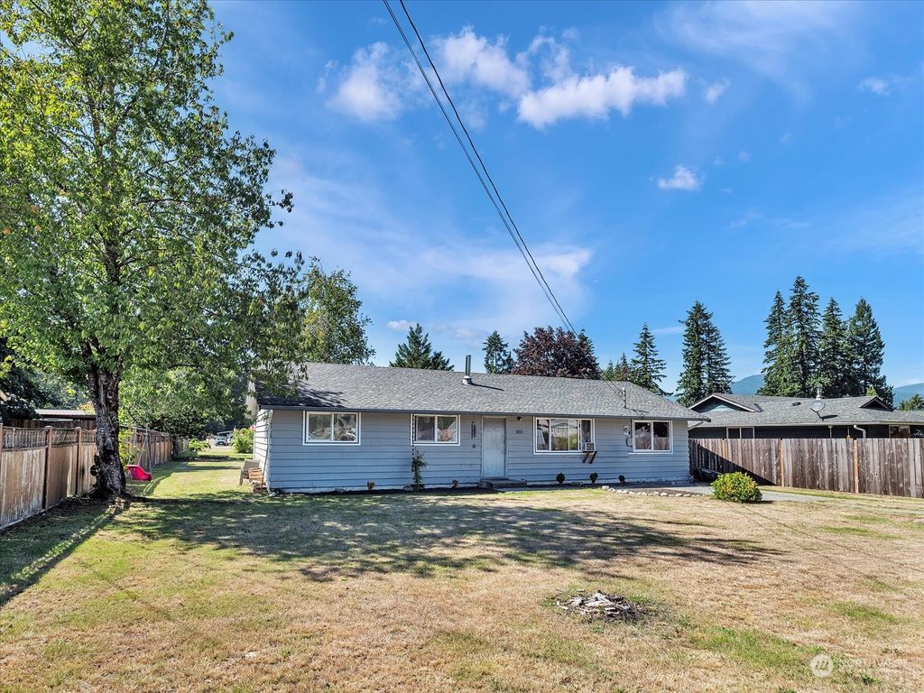 Photo of 455 Sauk Avenue, Darrington, WA 98241 (MLS # 2285590)