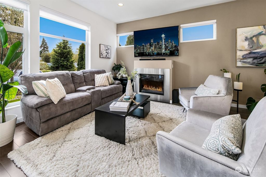 Photo of 13751 Meridian Avenue N, Seattle, WA 98133 (MLS # 2219003)