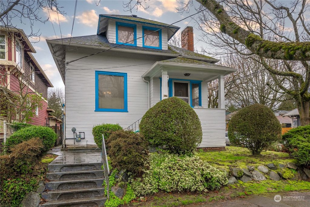 Photo of 829 27th Avenue, Seattle, WA 98122 (MLS # 2201677)