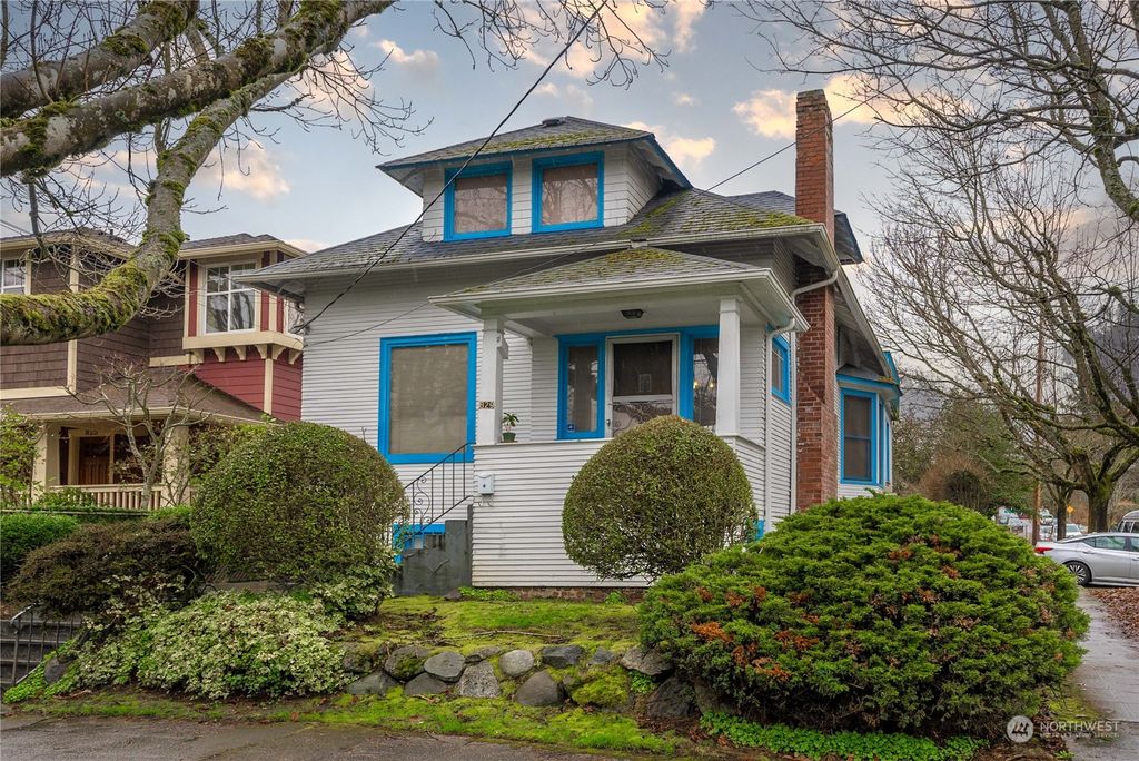 Photo of 829 27th Avenue, Seattle, WA 98122 (MLS # 2201677)