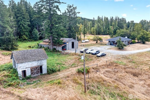 Photo of 39611 62nd Avenue E, Eatonville, WA 98328 (MLS # 2574249)