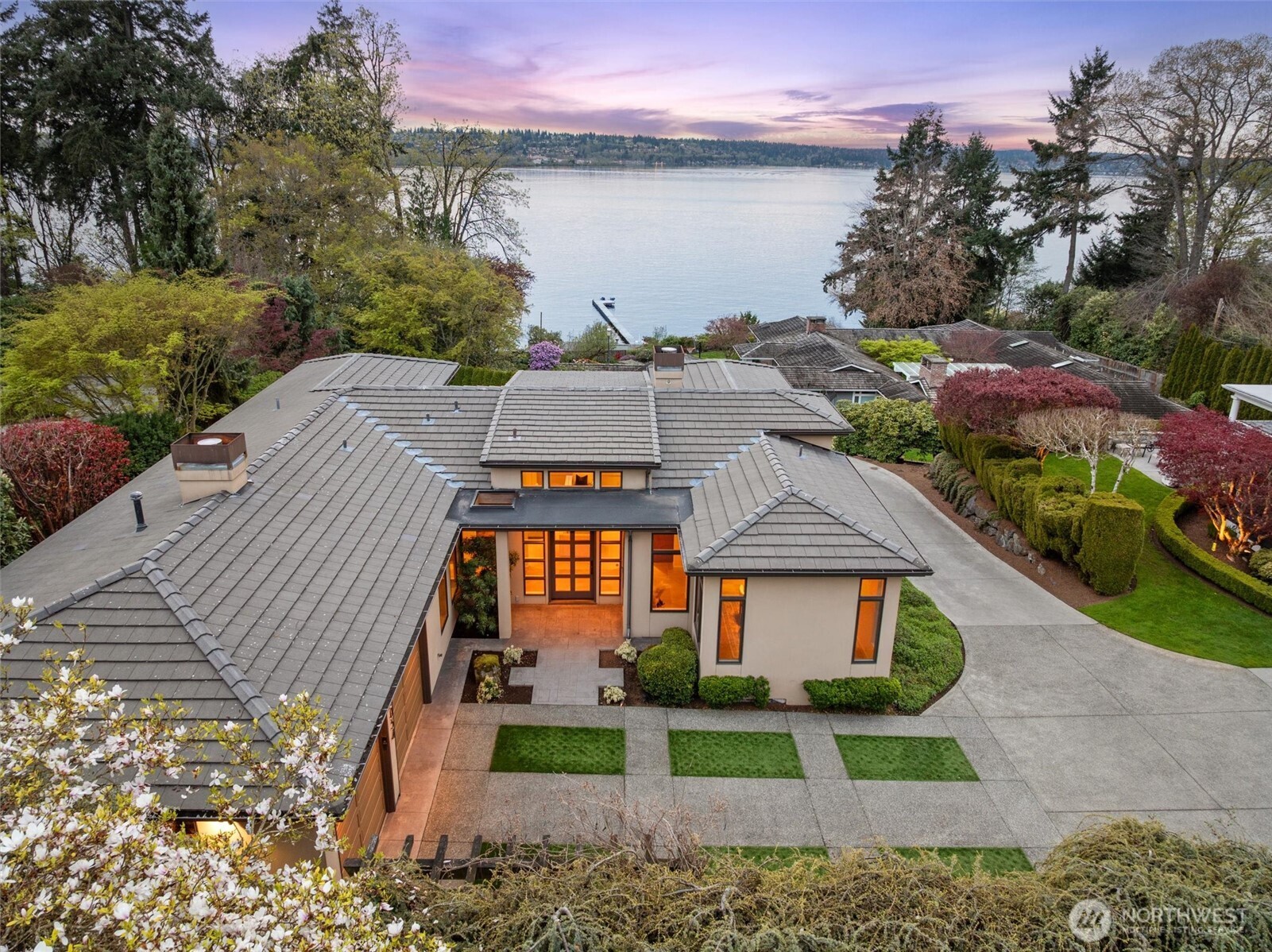 1054 Waverly Way