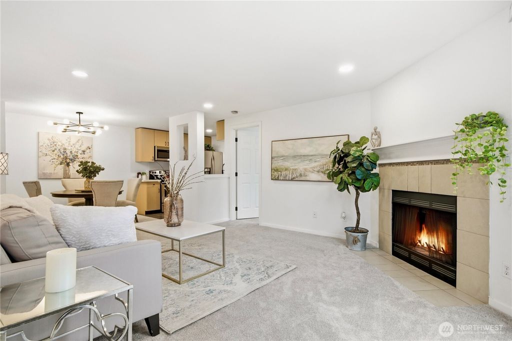 Photo of 12607 SE 41 Place #H208, Bellevue, WA 98006 (MLS # 2473008)