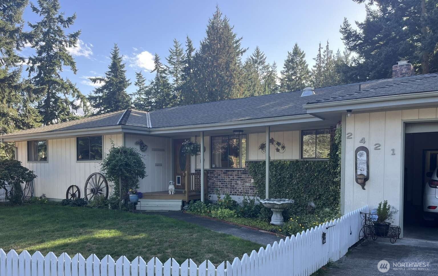 2421 Hastings Avenue W