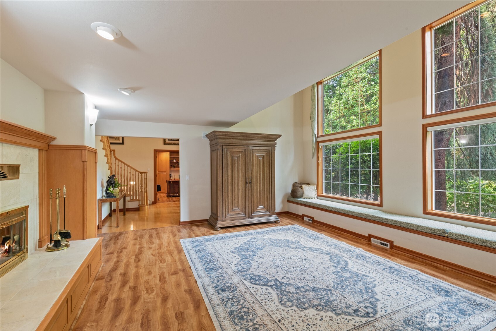 121 E Sterling Drive