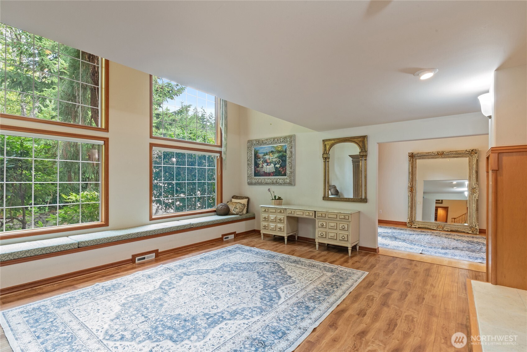 121 E Sterling Drive
