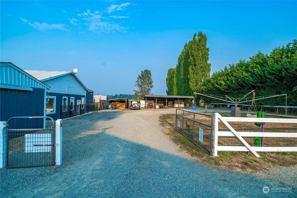 Photo of 38120 192nd Avenue SE, Auburn, WA 98092 (MLS # 2154909)