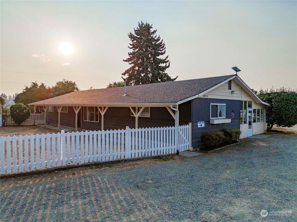 Photo of 38120 192nd Avenue SE, Auburn, WA 98092 (MLS # 2154909)