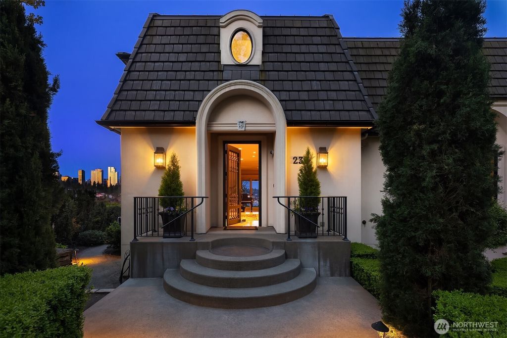 Photo of 232 Overlake Drive E, Medina, WA 98039 (MLS # 2514130)