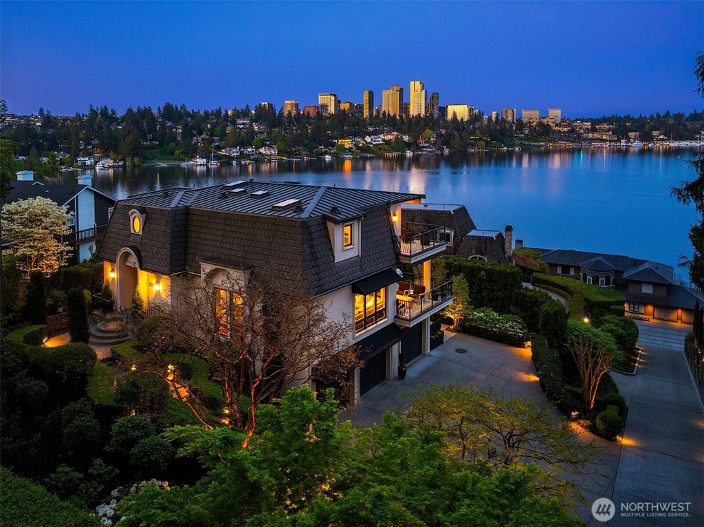 Photo of 232 Overlake Drive E, Medina, WA 98039 (MLS # 2514130)