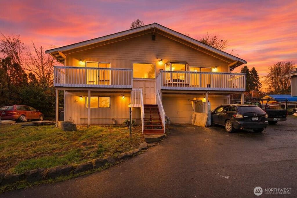Photo of 4848 S 170th Street, SeaTac, WA 98188 (MLS # 2542288)