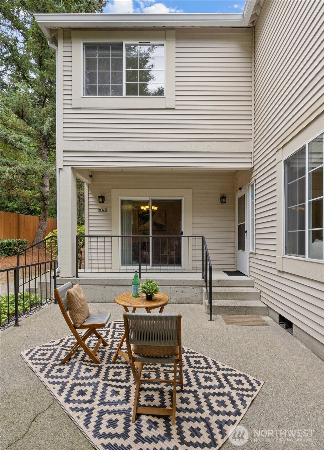 10909 Avondale Road NE R170