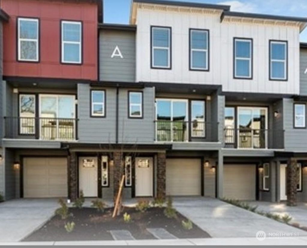 Photo of 3123 148th Street SW #A4, Lynnwood, WA 98087 (MLS # 2072204)