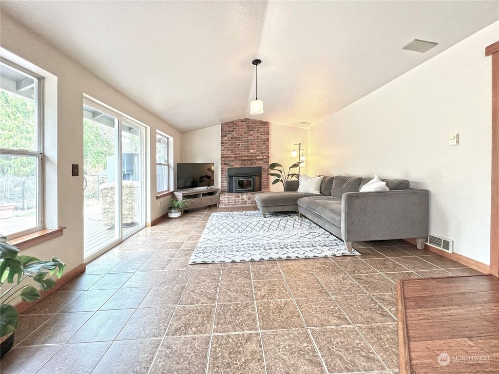 listing image 9363138892568859114