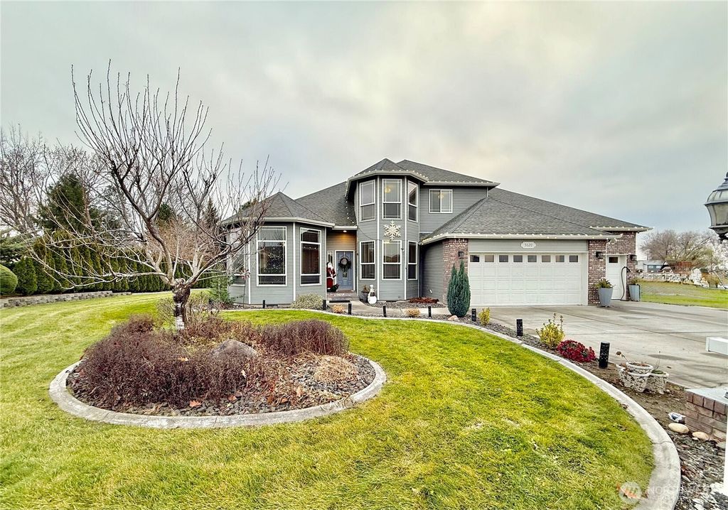 Photo of 5620 W Dradie Street, Pasco, WA 99301 (MLS # 2459186)