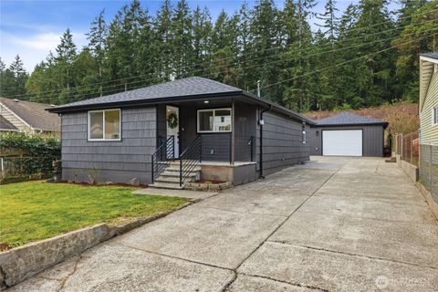 Photo of 1219 Poindexter Avenue, Bremerton, WA 98312 (MLS # 2482613)