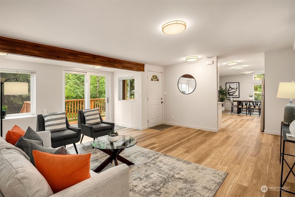 Photo of 14401 260th Avenue SE, Issaquah, WA 98027 (MLS # 2169052)