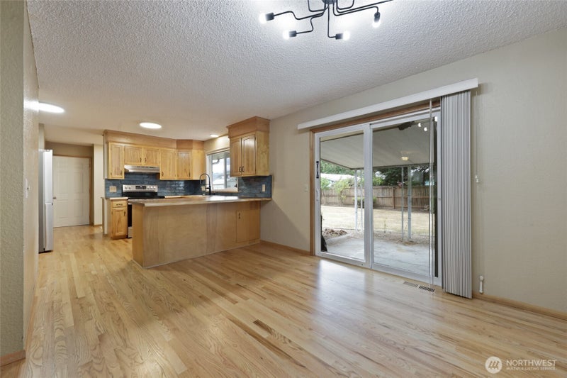 102 W Adams Avenue