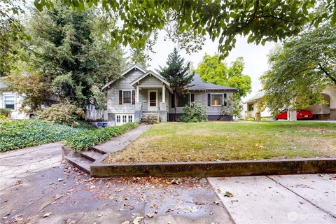 Photo of 1227 Alvarado Terrace, Walla Walla, WA 99362 (MLS # 2576937)