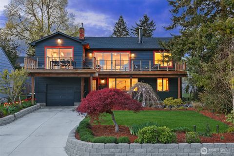 Photo of 3918 SW 107th Street, Seattle, WA 98146 (MLS # 2508820)