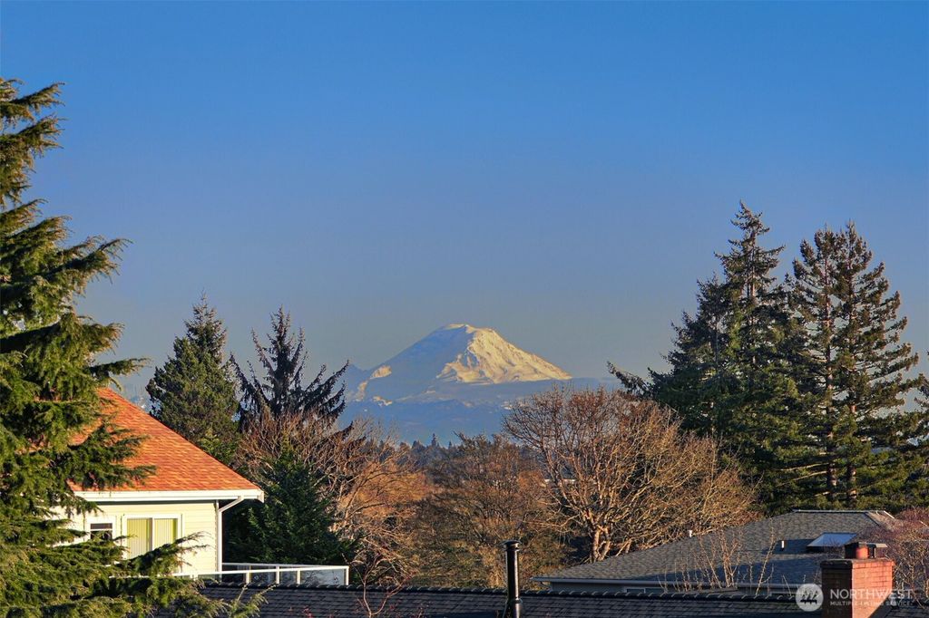 Photo of 3918 SW 107th Street, Seattle, WA 98146 (MLS # 2508820)