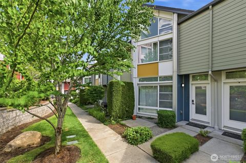 Photo of 15200 NE 81st Way #106, Redmond, WA 98052 (MLS # 2531530)