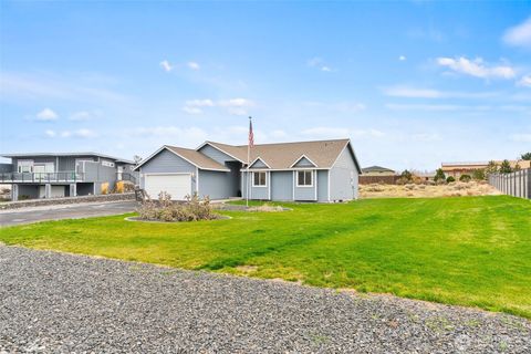 Photo of 894 Desert Aire Drive SW, Mattawa, WA 99349 (MLS # 2456955)