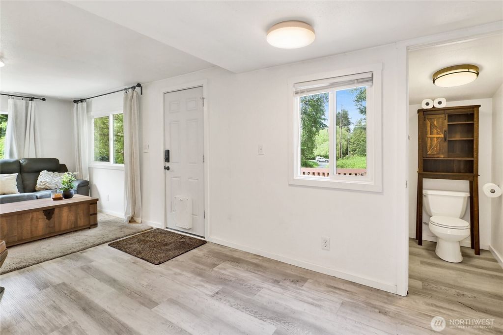 listing image 9367914048577298427