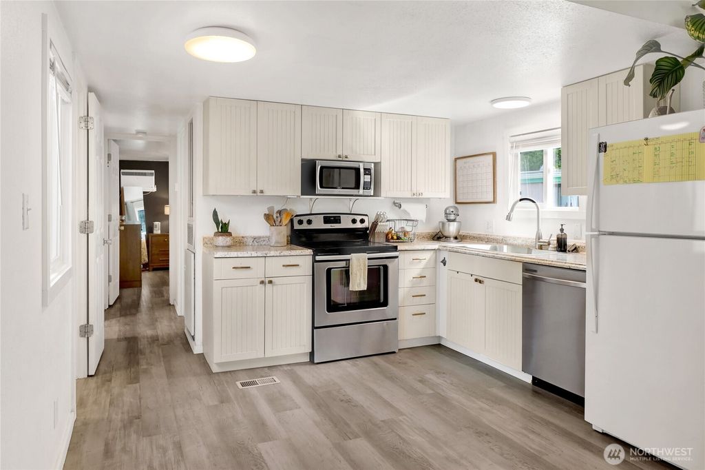 listing image 9369999249604994316