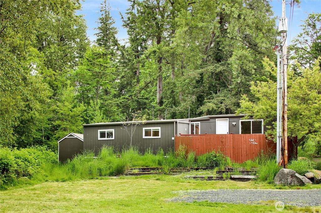 listing image 9367079717482870497