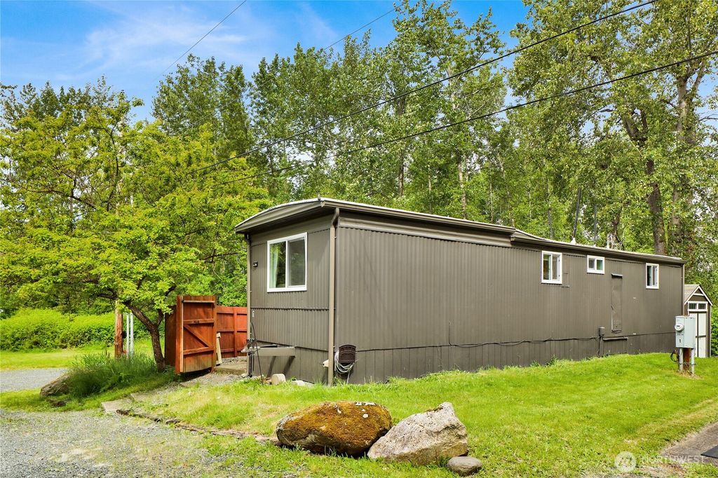 listing image 9362375483915422570