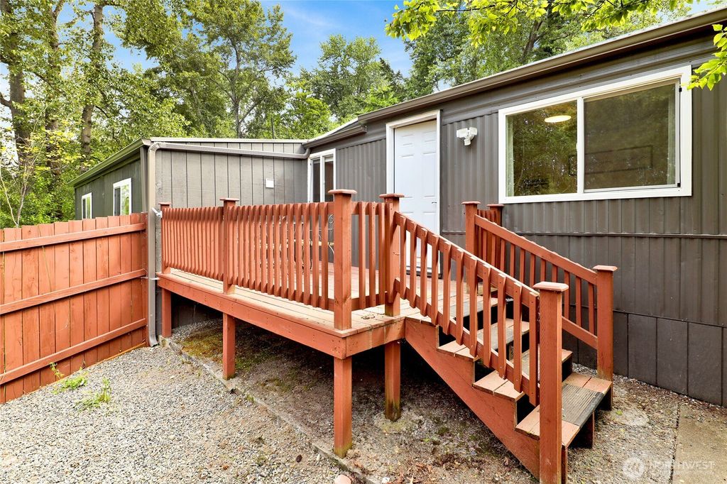 listing image 9363604366398050406