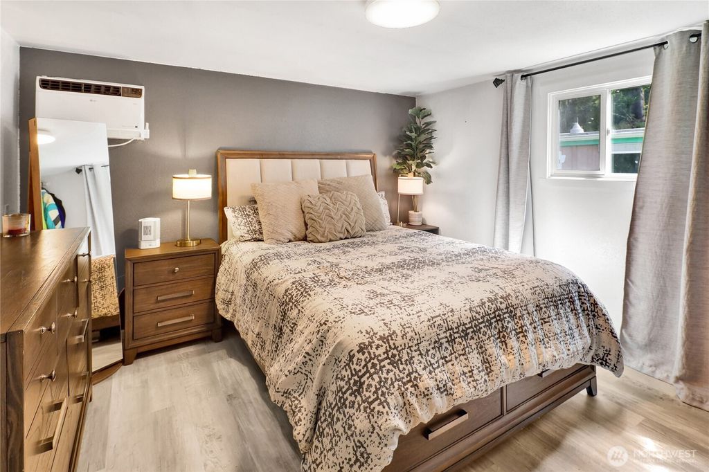 listing image 9367468356373763700