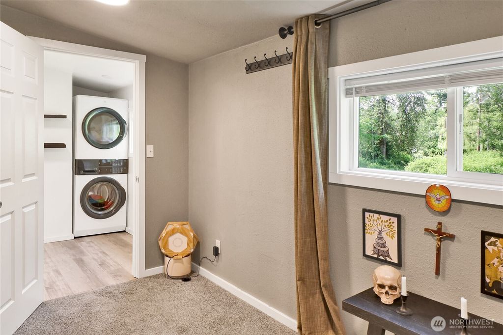 listing image 9368524076791081130