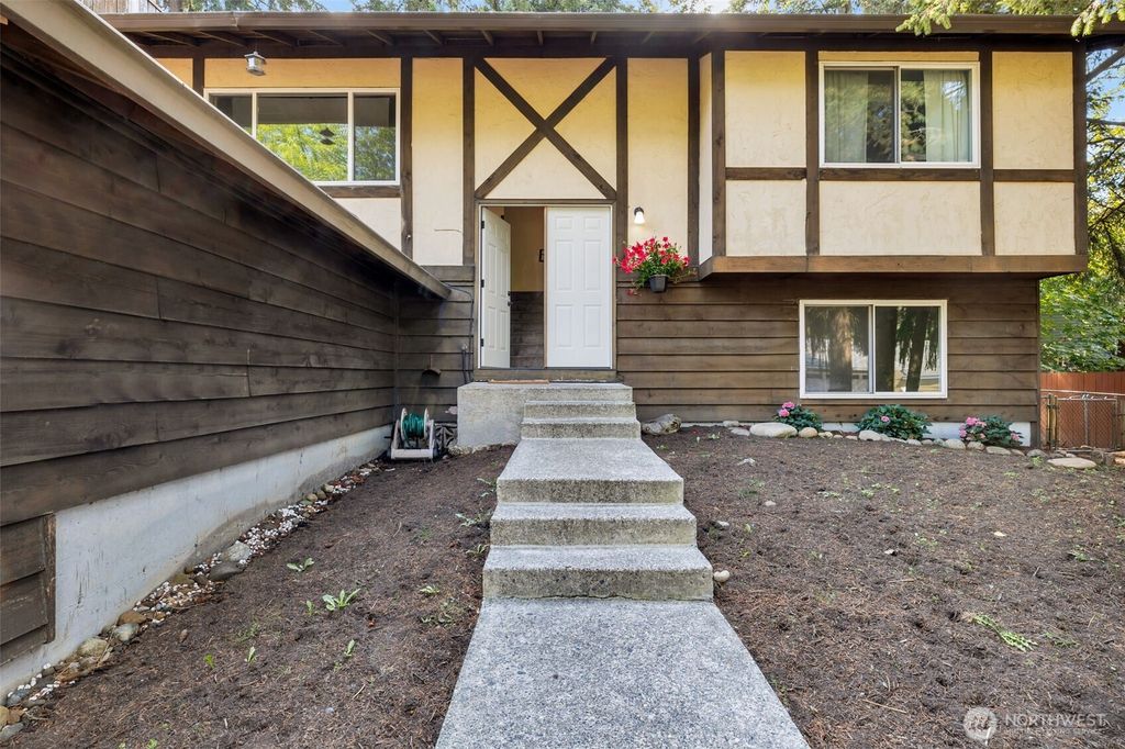 Photo of 18409 SE 263rd ST St, Covington, WA 98042 (MLS # 2432568)