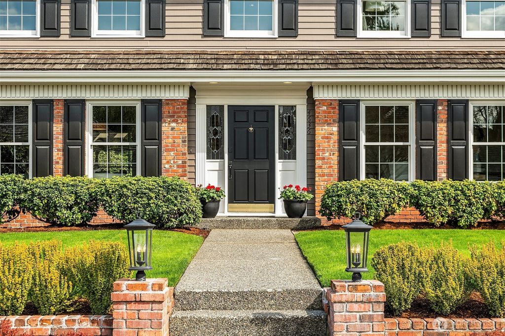 Photo of 4636 240th Avenue SE, Sammamish, WA 98029 (MLS # 2346771)