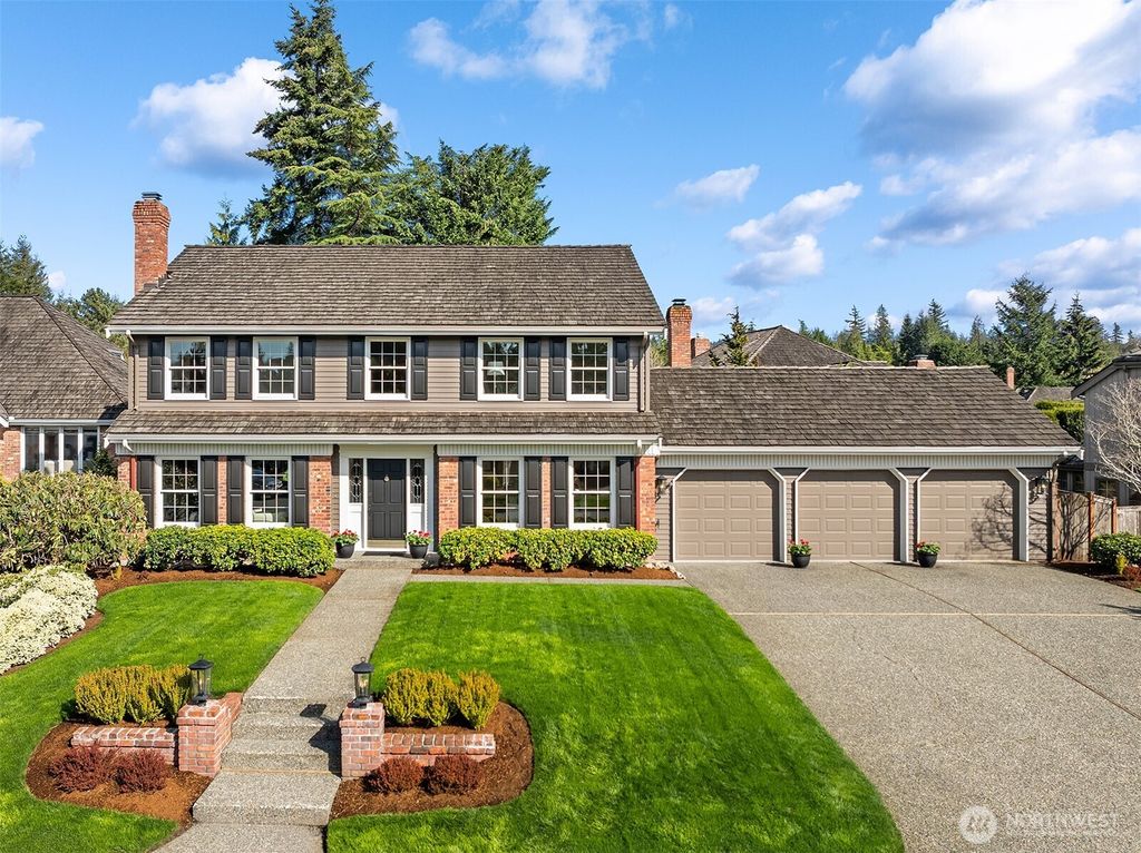 Photo of 4636 240th Avenue SE, Sammamish, WA 98029 (MLS # 2346771)