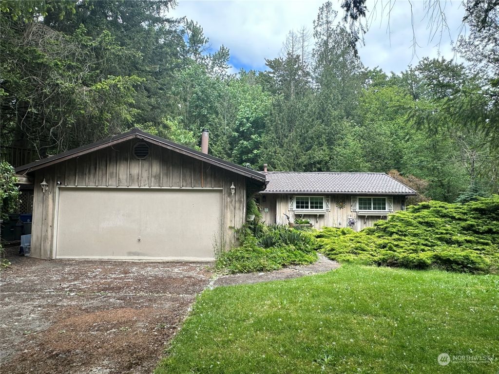 Photo of 15816 209th Avenue SE, Renton, WA 98059 (MLS # 2242753)