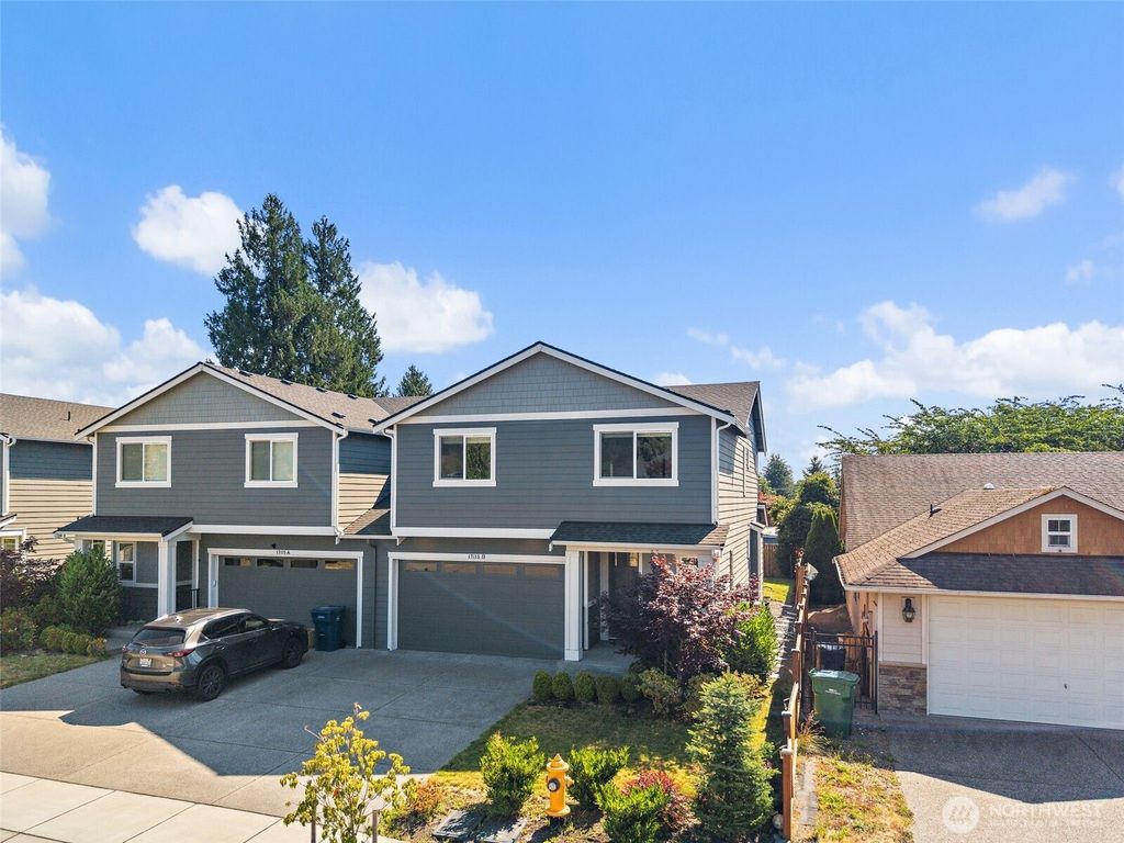 Photo of 17115 11th Place W #B, Lynnwood, WA 98037 (MLS # 2552528)