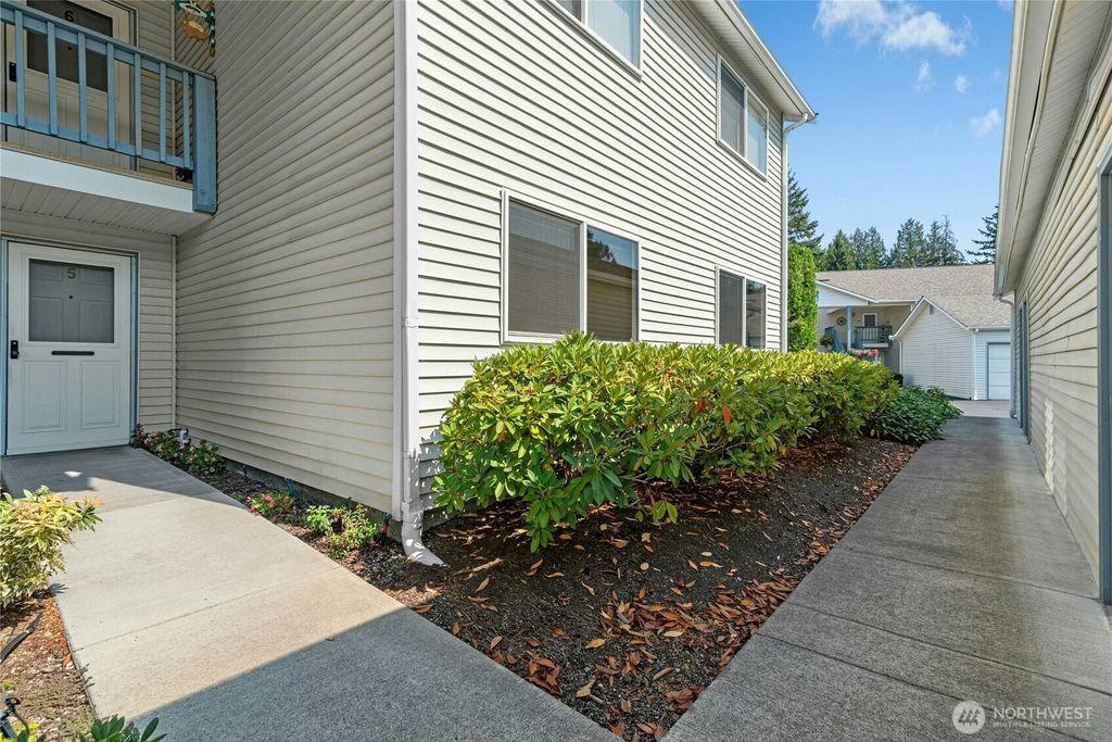 Photo of 20617 28th Avenue W #A5, Lynnwood, WA 98036 (MLS # 2427500)
