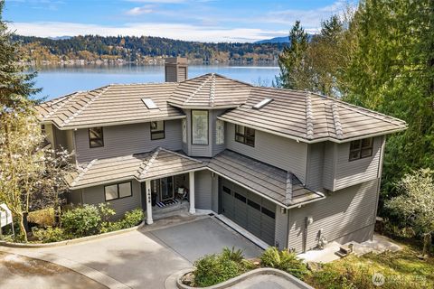 Photo of 1458 W Lake Sammamish Parkway NE, Bellevue, WA 98008 (MLS # 2491251)