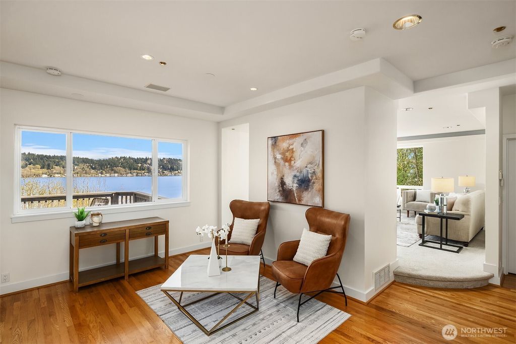 Photo of 1458 W Lake Sammamish Parkway NE, Bellevue, WA 98008 (MLS # 2491251)