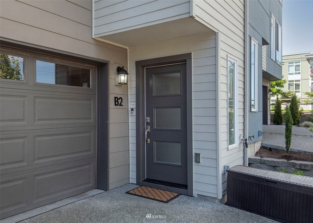 Photo of 16201 Meadow Road #B2, Lynnwood, WA 98087 (MLS # 1970159)