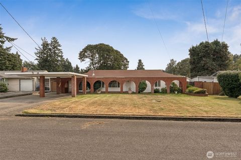 Photo of 18 Fir Glen Road SW, Lakewood, WA 98498 (MLS # 2430158)