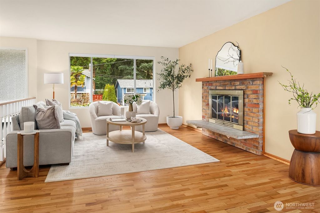 Photo of 1428 153rd Place SE, Bellevue, WA 98007 (MLS # 2489883)