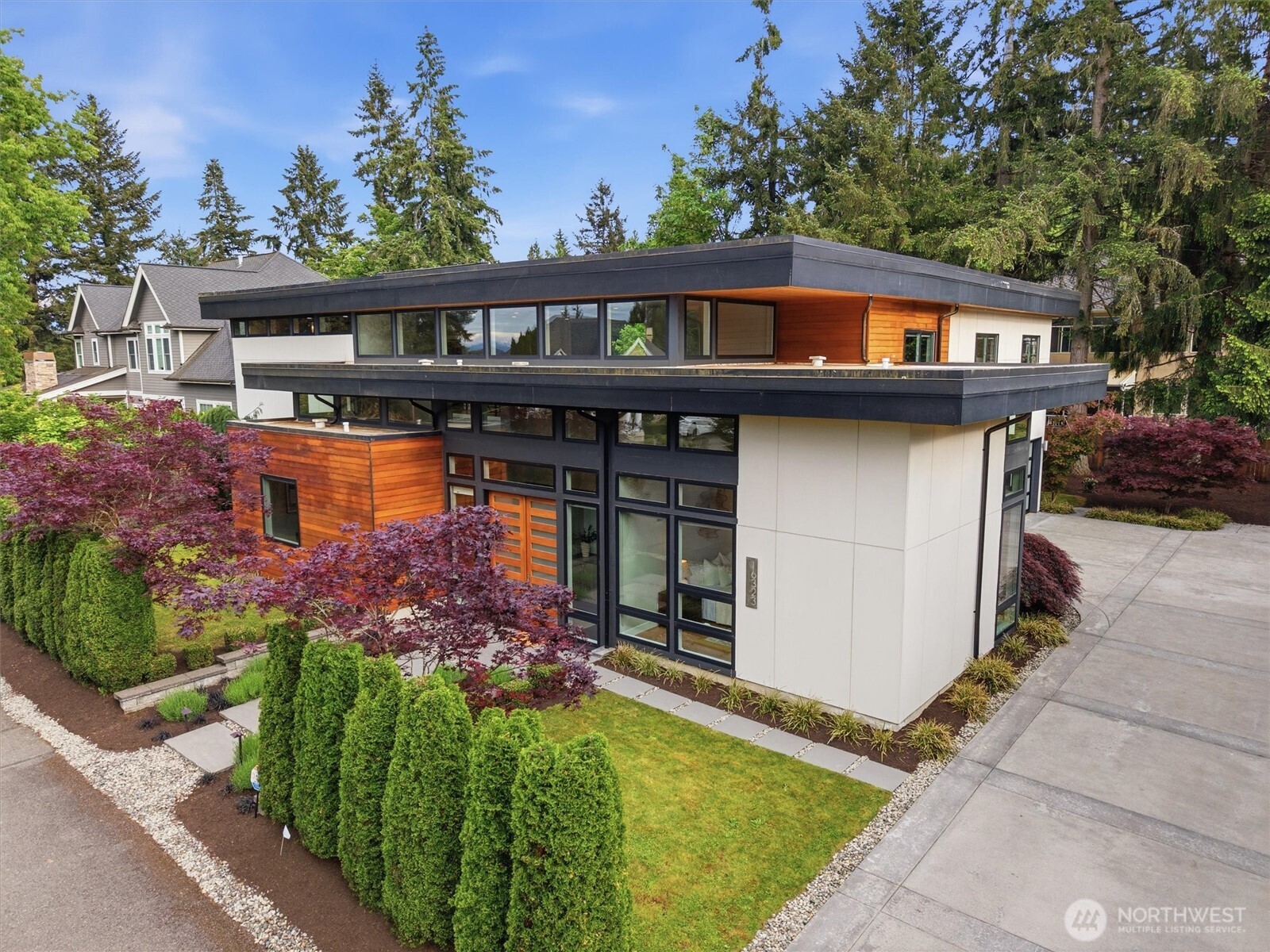 16323 NE 44th Court